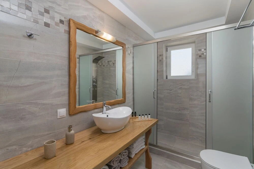Milesian Suites by null