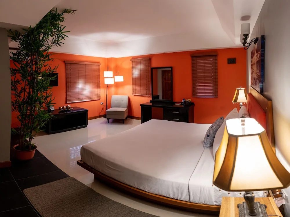 Deluxe Suite