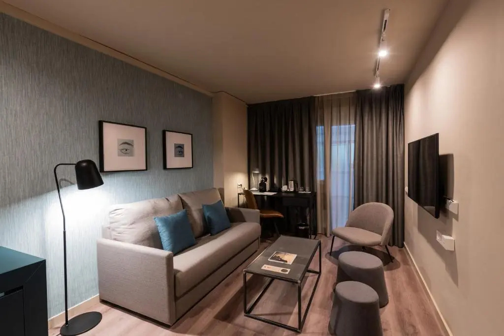Atenea Rekord Suites Barcelona - Chambres