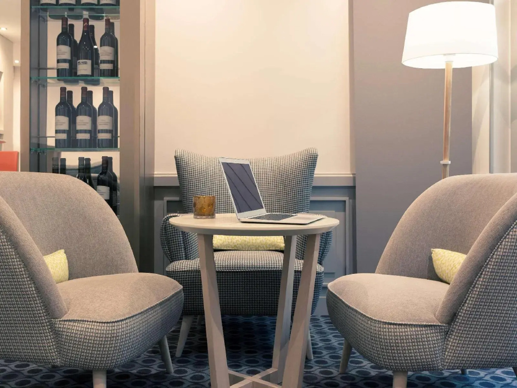 Mercure Paris Montparnasse Raspail 33