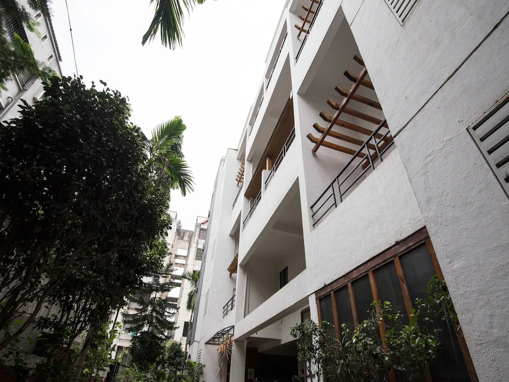 OYO 9949 Hotel Silvver Crest