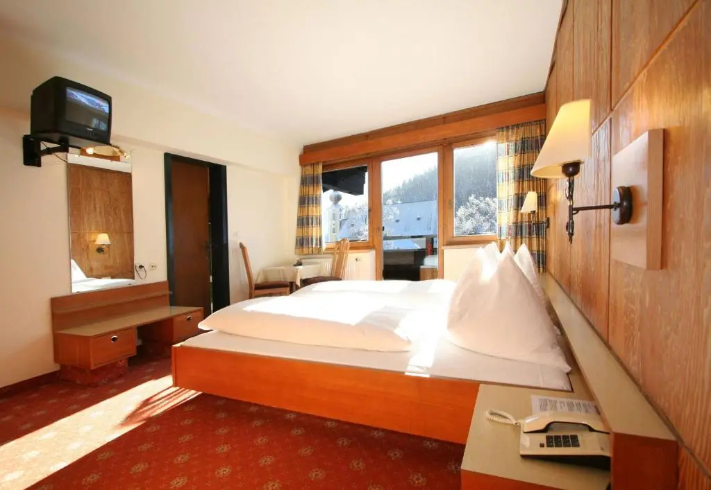 Hotel Tiroler ADLER Bed & Breakfast - Chambres