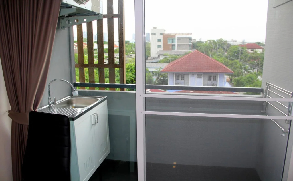 Отель The Arni Sukhumvit 101 в Бангкоке