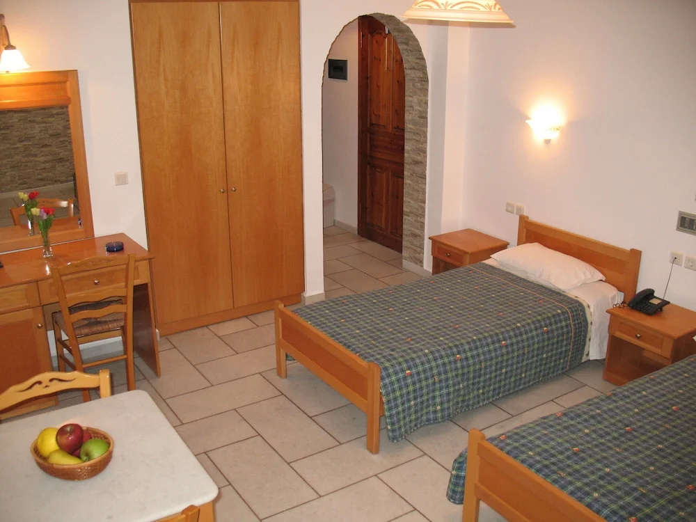 Double Studio (full double bed)