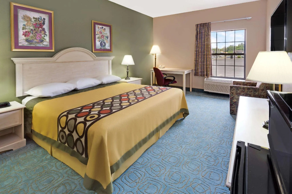 Deluxe Double Suite (full double bed)