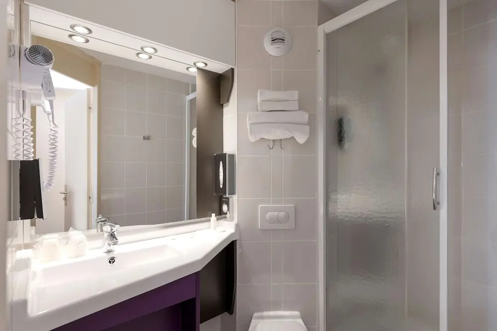 Hotel Kyriad Saint Etienne Centre - Chambres