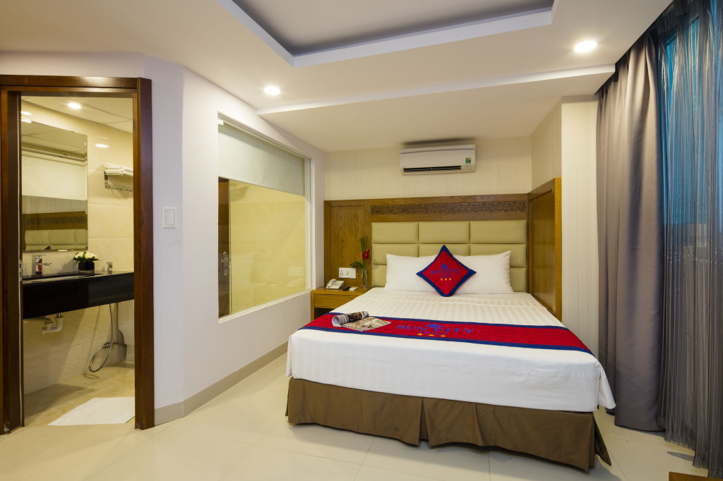 Отель Sun City Hotel в Нячанге