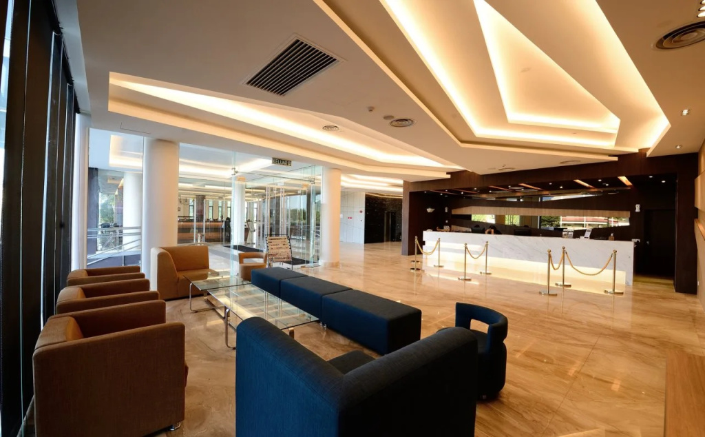 Lobby & Reception