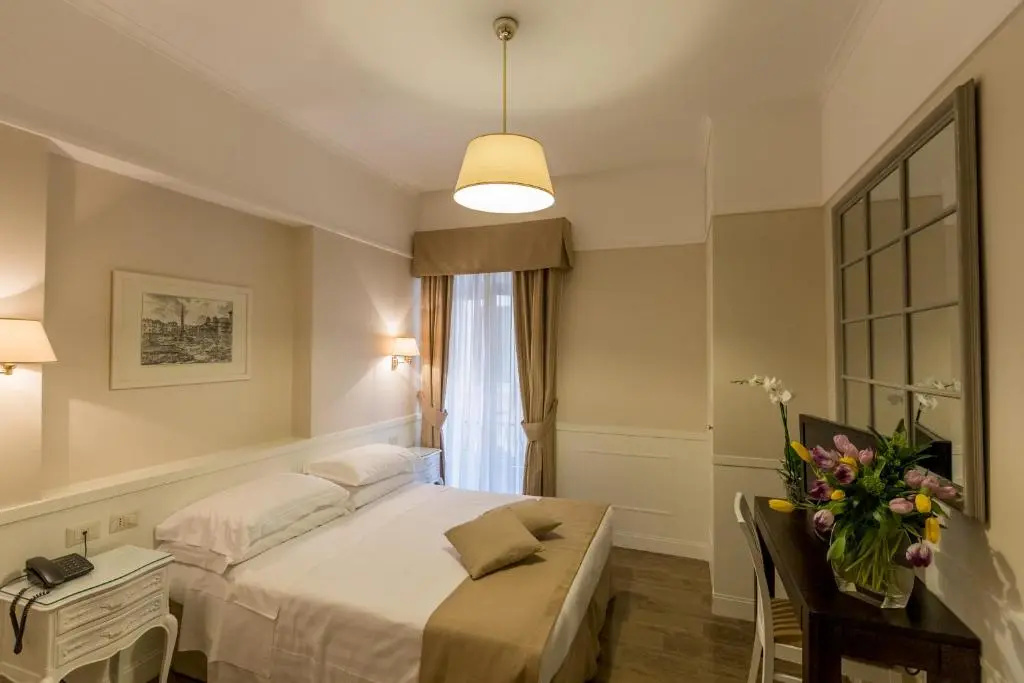 Double room (full double bed)