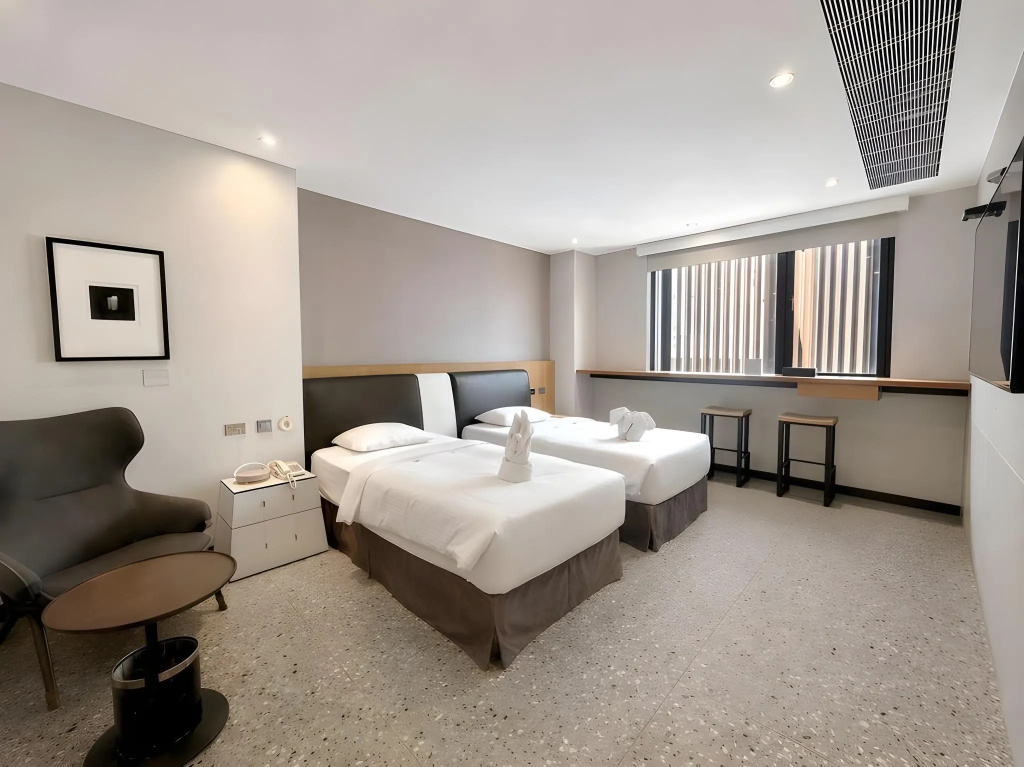 3 Door Hotel - Général