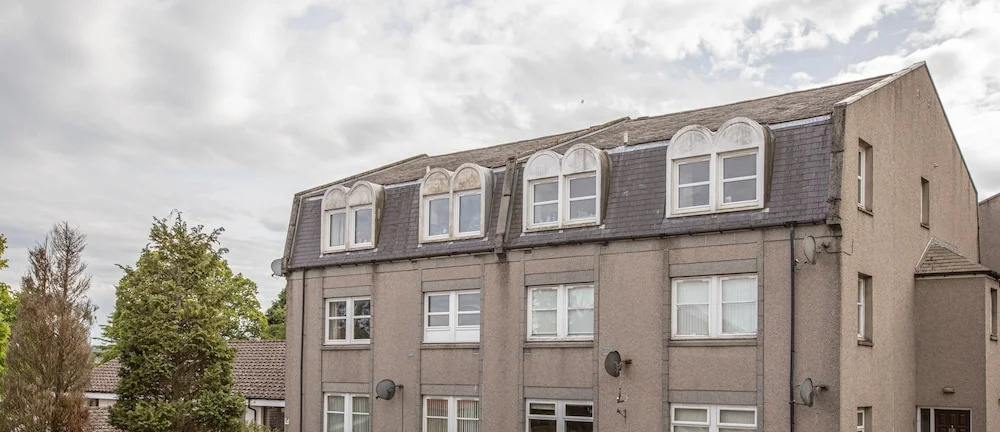 Cults Court Apartment