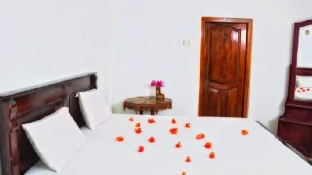 Water Garden Hotel - фото 4