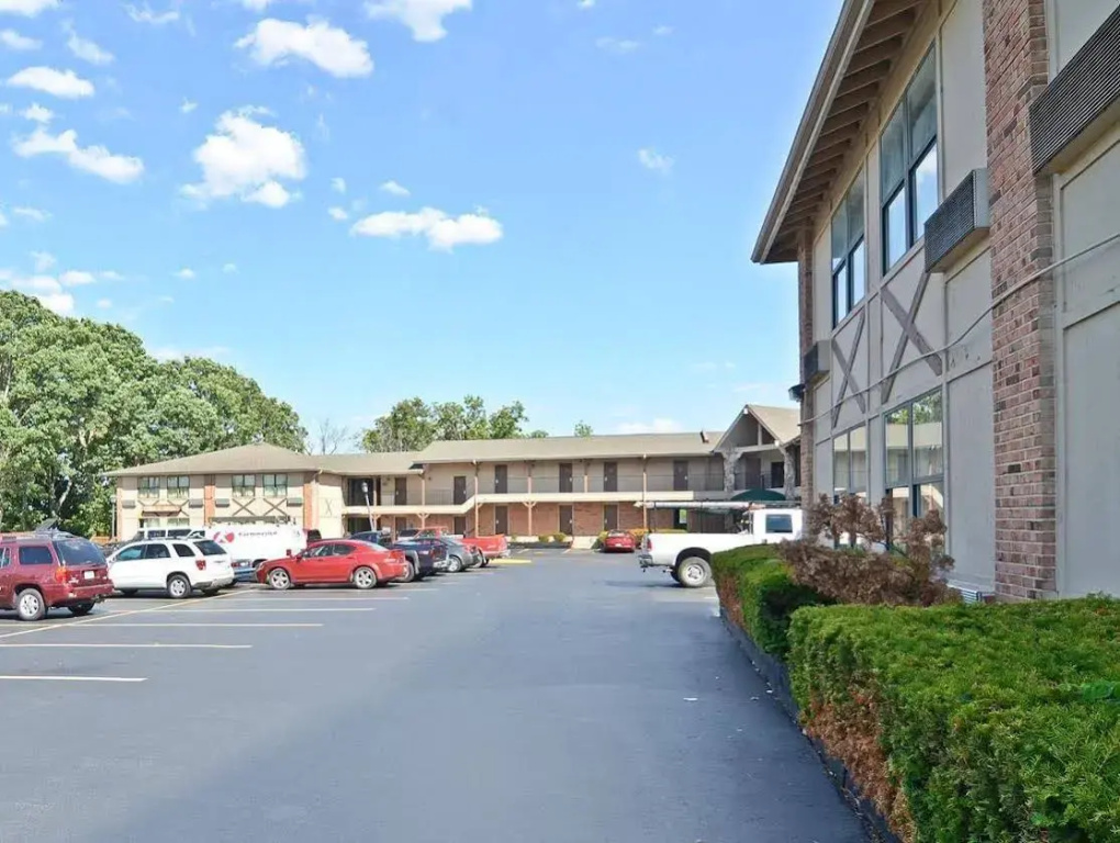 Americas Best Value Inn-Lake St. Louis