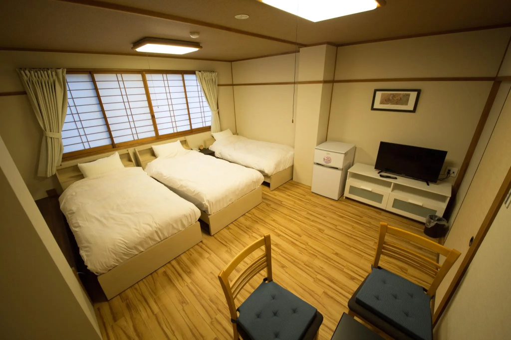 Standard Triple room