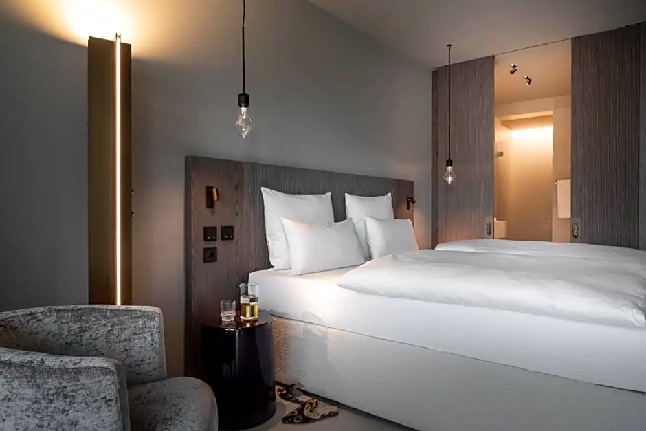 Standard Double room with balcony (full double bed)