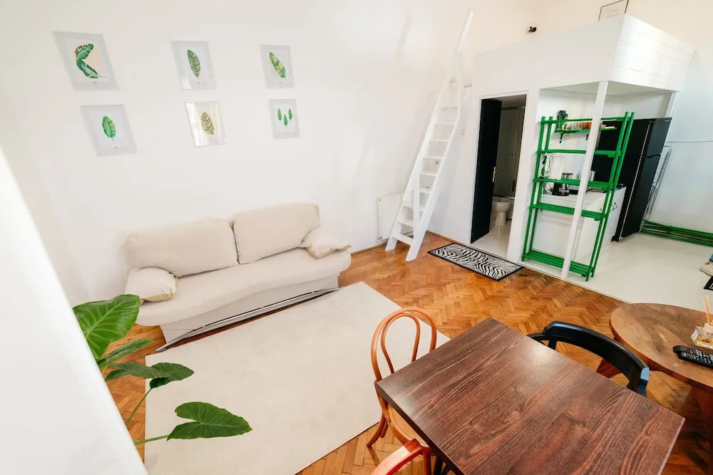 Mathe Apartments 3