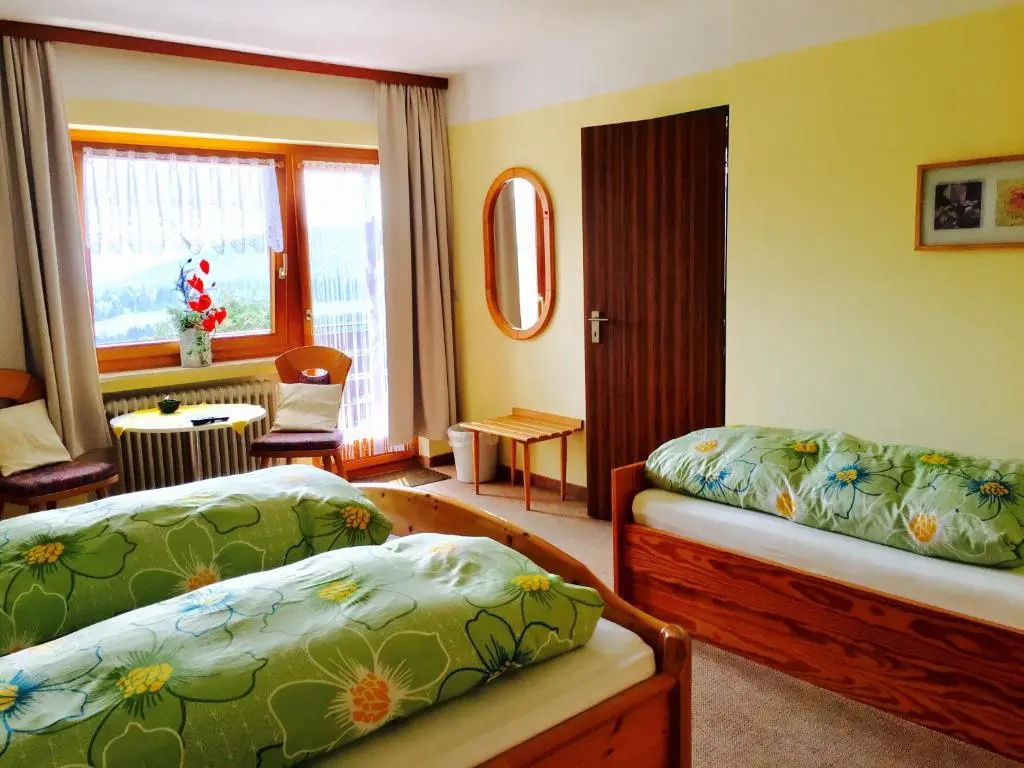 Standard Triple room with balcony