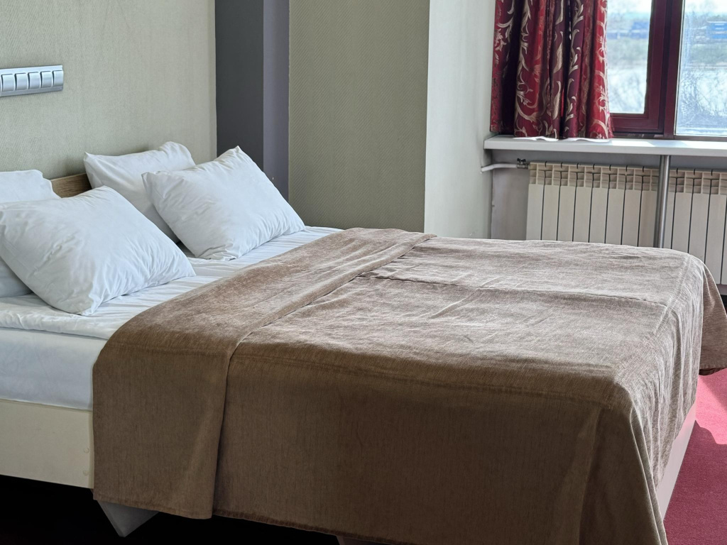 Double Suite (full double bed)