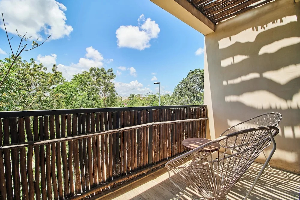 Luxury Penthouse in Aldea Zama, private pool and rooftop, 24 7 security in a gated community