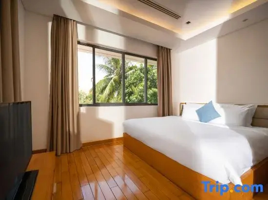 4 Bedrooms Family Villa