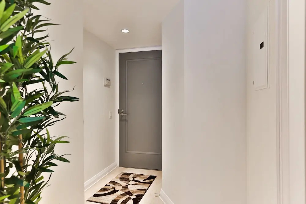 QuickStay - Enchantment in Yorkville - Yonge & Bloor - фото 11