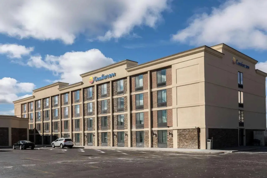 3 Palms Inn And Suites