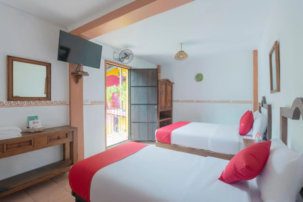 OYO Hotel Coyopolan — 2