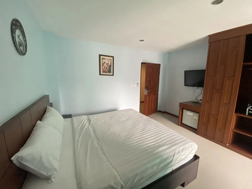 Deluxe Double room with balcony full double bed