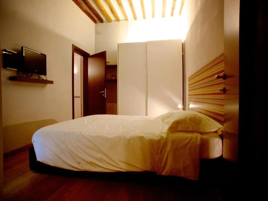1 Bedroom Apartment with courtyard view