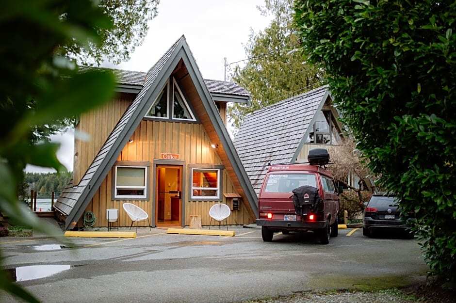 The Shoreline Tofino image