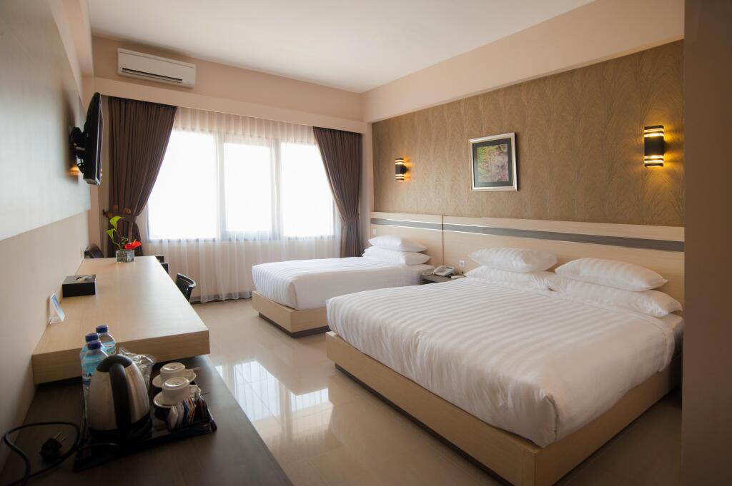Lombok Raya Hotel by null