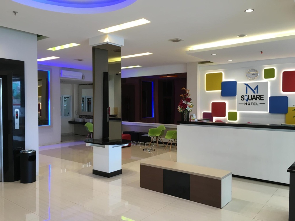 Lobby & Reception