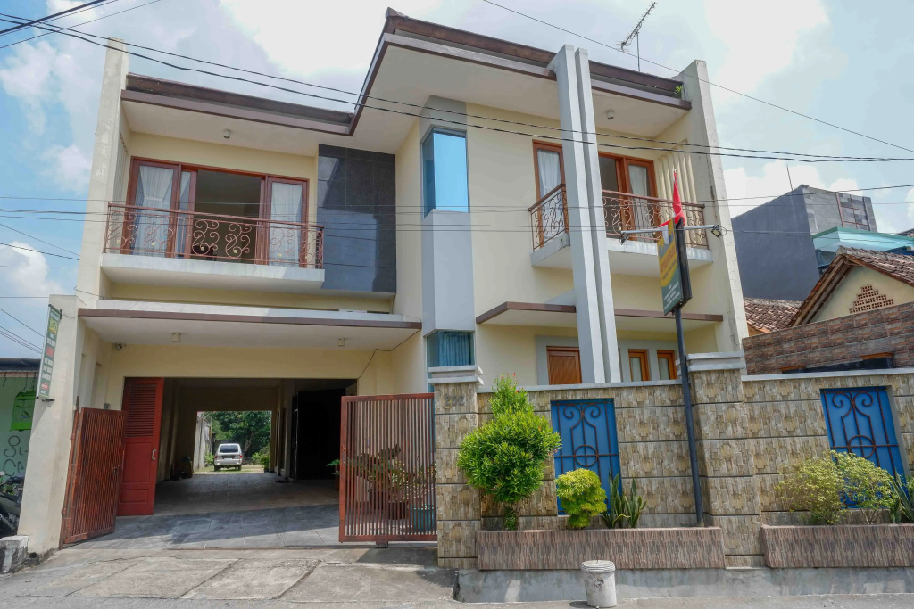 Ratmono House Syariah Yogya RedPartner