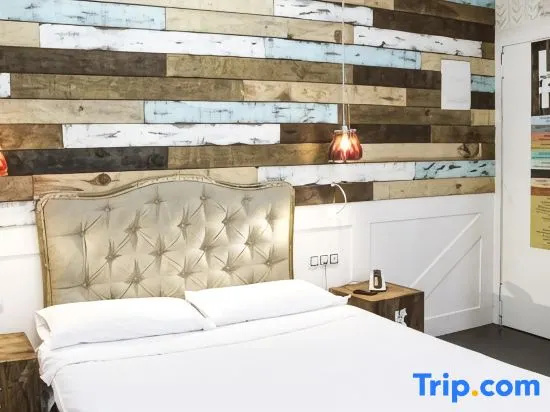 Superior Double room (full double bed)