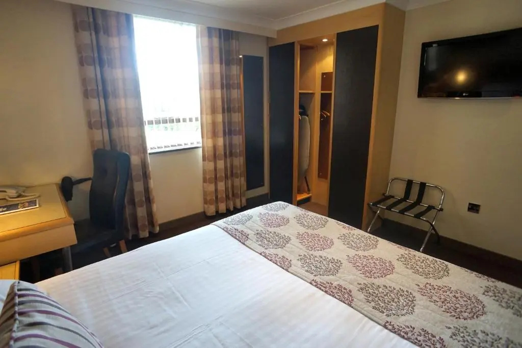 Damon's Hotel - Chambres