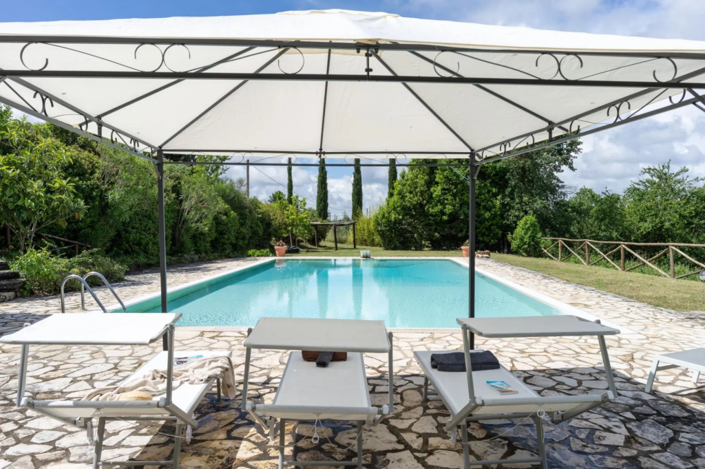 Country house with swimming pool and spectacular view and pool open till Oct 31st-Tenuta La Macinaia
