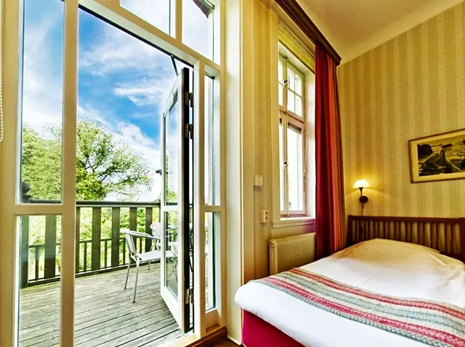 Standard room with balcony
