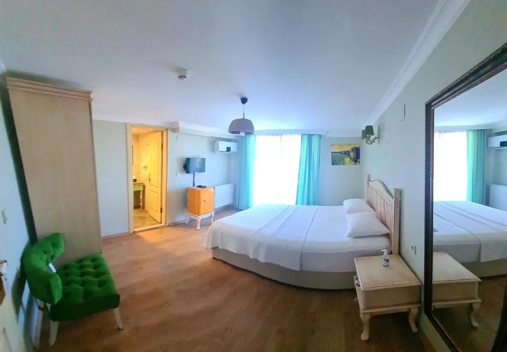 Deluxe Double room with sea view (full double bed)