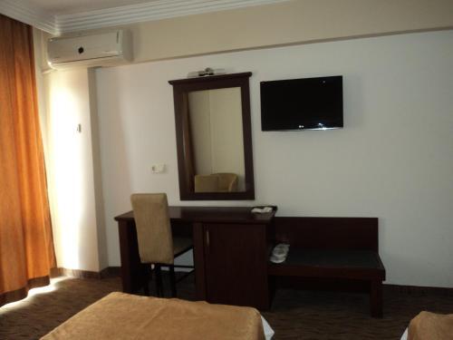 Izethan Hotel by null