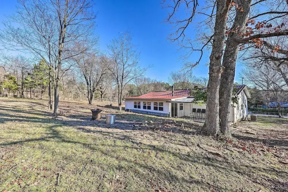 Fayetteville Vacation Rental - 2 Mi to Dtwn! — фото