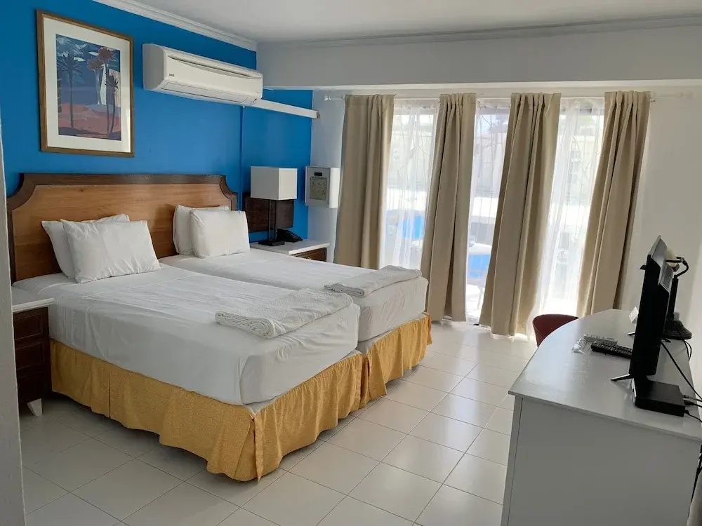 Double Studio with balcony (twin beds)