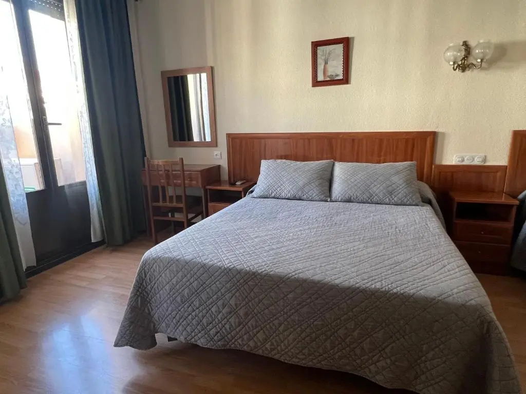 Deluxe Double room with balcony (full double bed)