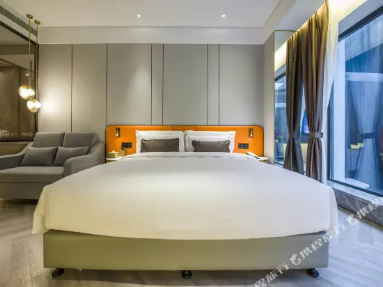 Standard Double room with courtyard view (full double bed)