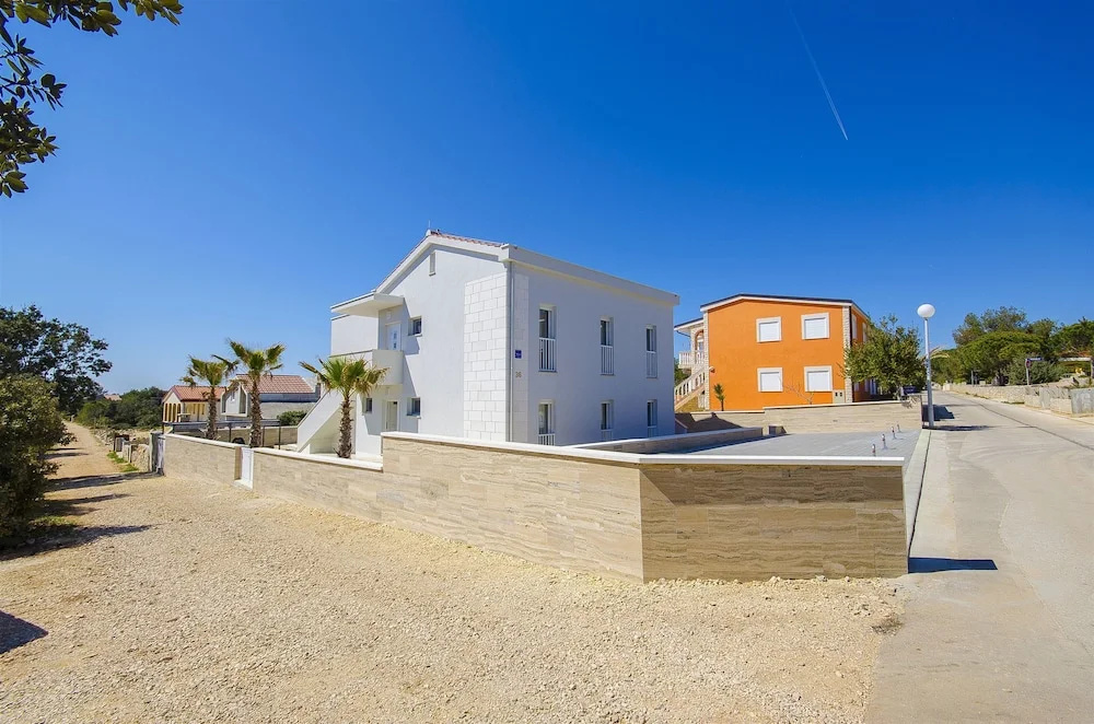 Villa V