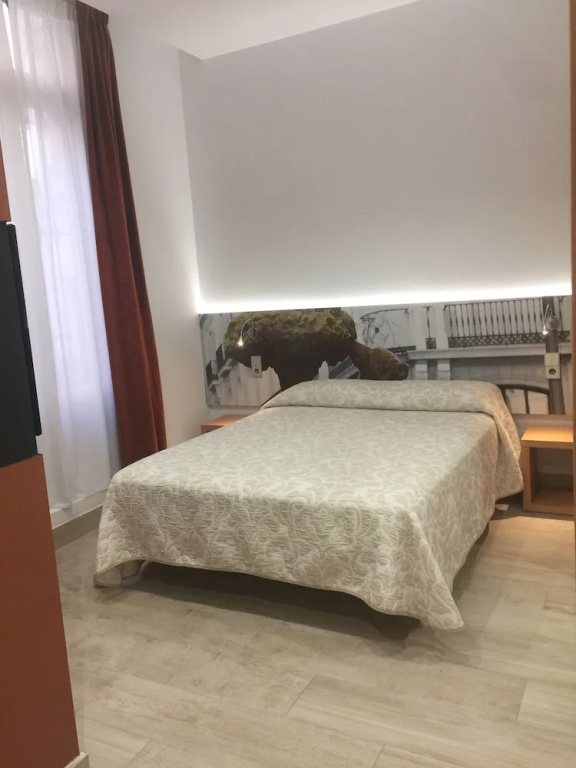 Standard Double room with balcony (full double bed)