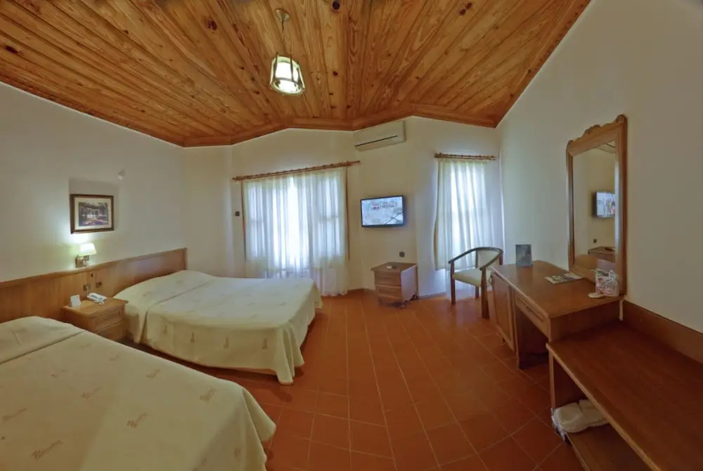 Standard Triple room with balcony
