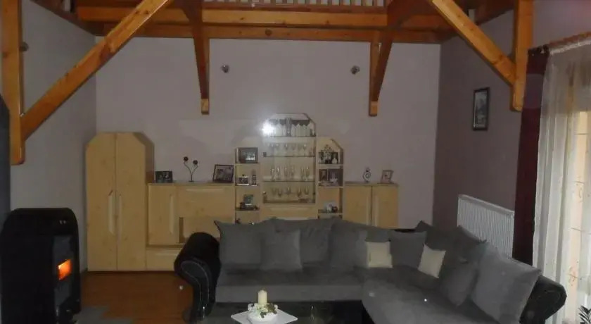 Rebeka Ház - фото 8