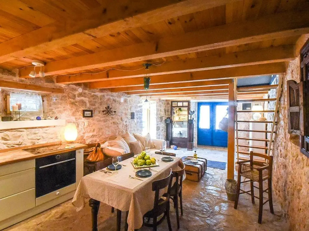 Food & Beverage