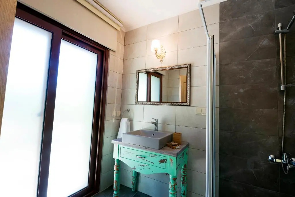 Standard Double room with balcony (full double bed)