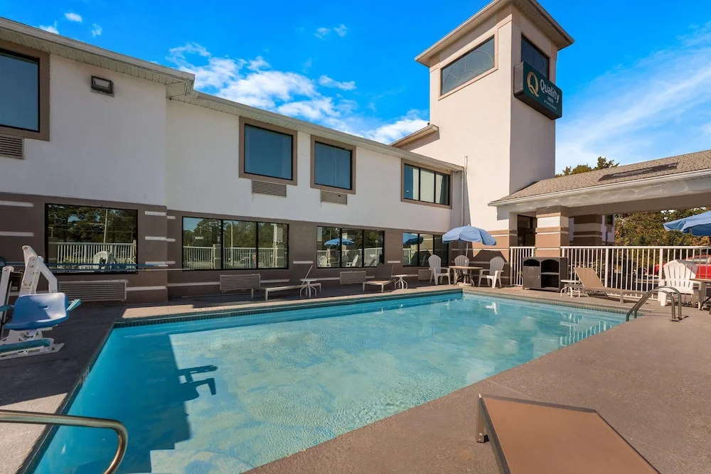 Baymont Inn & Suites